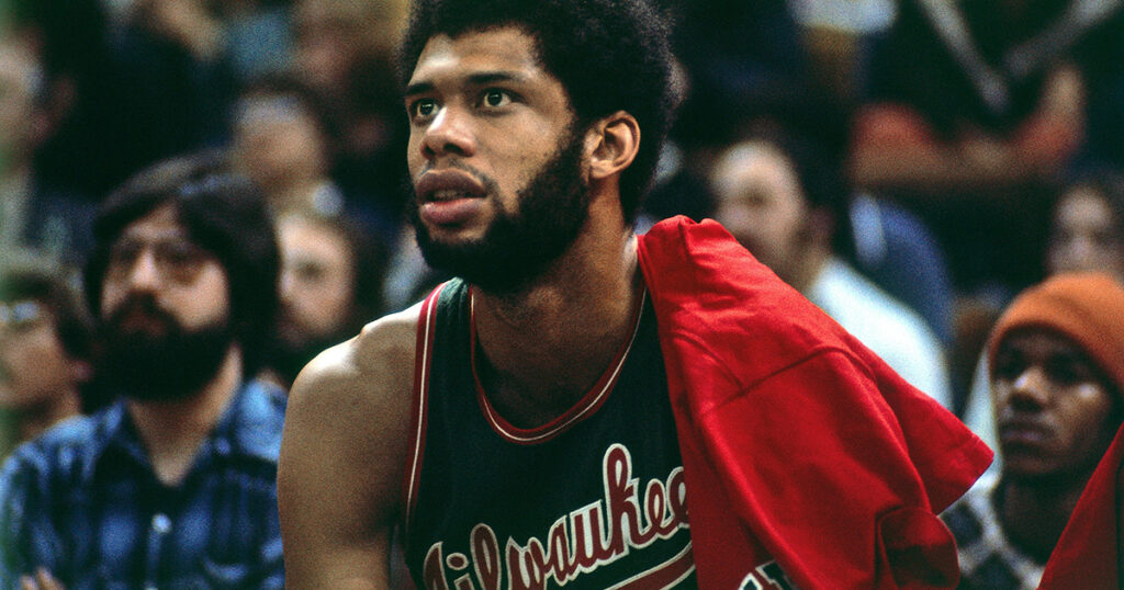 Kareem Abdul-Jabbar 1977 Milwaukee Bucks